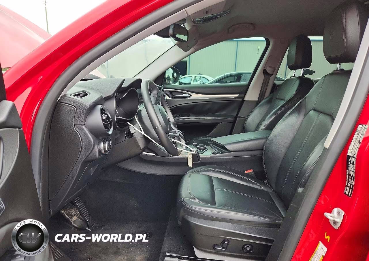 2018 Alfa Romeo Stelvio VIN:ZASFAKAN5J7B59660 - 7