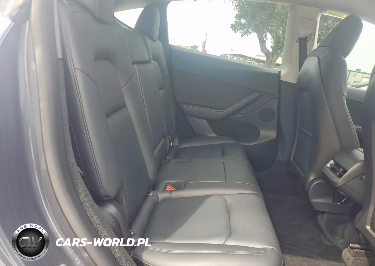 2022 Tesla Model Y VIN:7SAYGDEE1NA003282 - 11