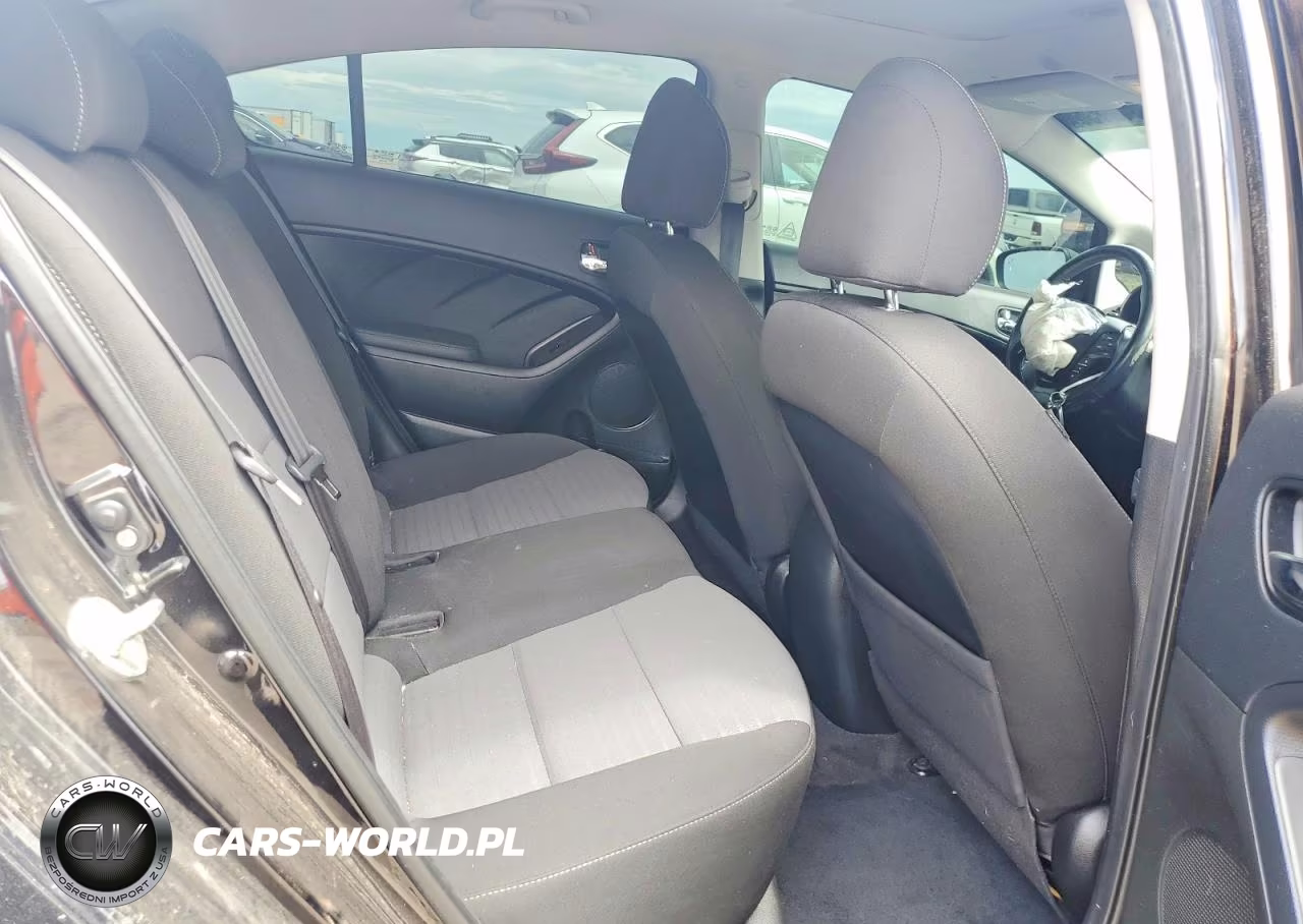 2018 Kia Forte S VIN:3KPFL4A74JE226409 - 10
