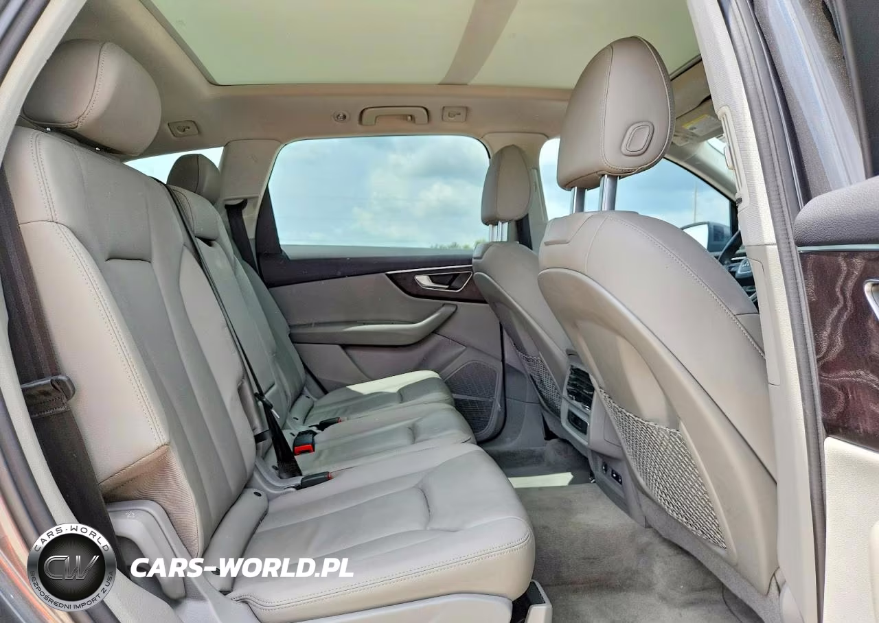 2021 Audi Q7 Premium Plus VIN:WA1LJAF76MD012568 - 11