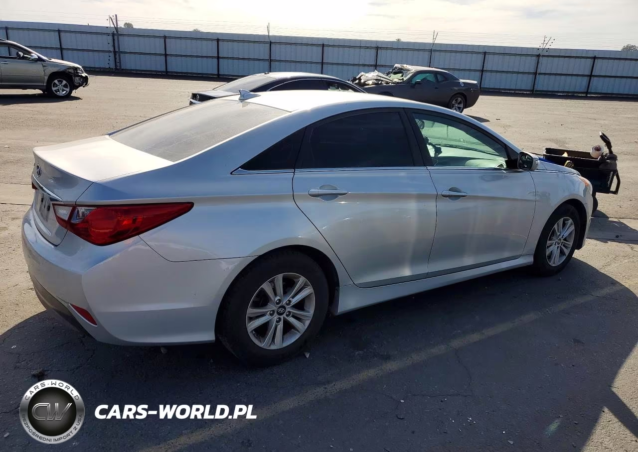 2014 Hyundai Sonata Gls VIN:5NPEB4AC7EH884786 - 3