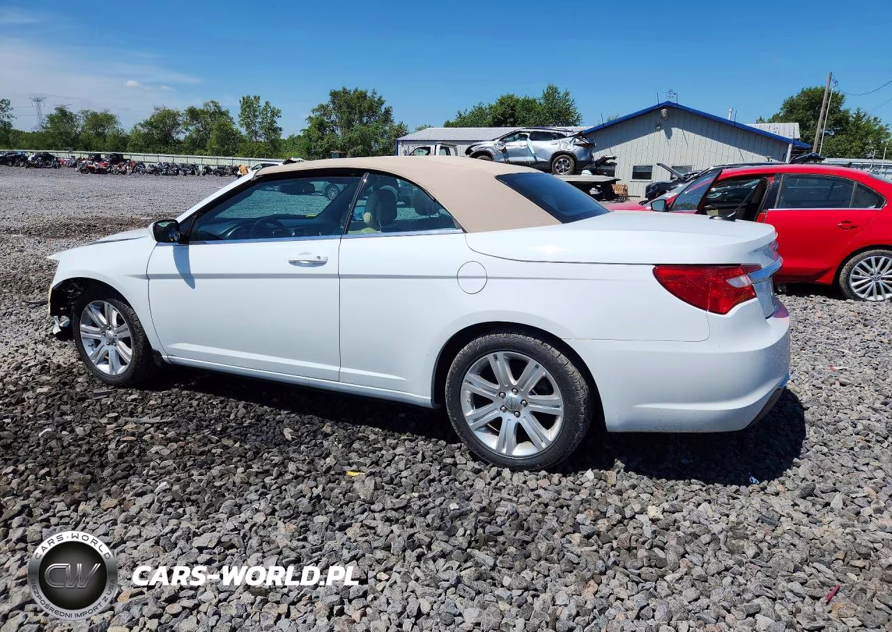 2012 Chrysler 200 Touring VIN:1C3BCBEG8CN255556 - 2
