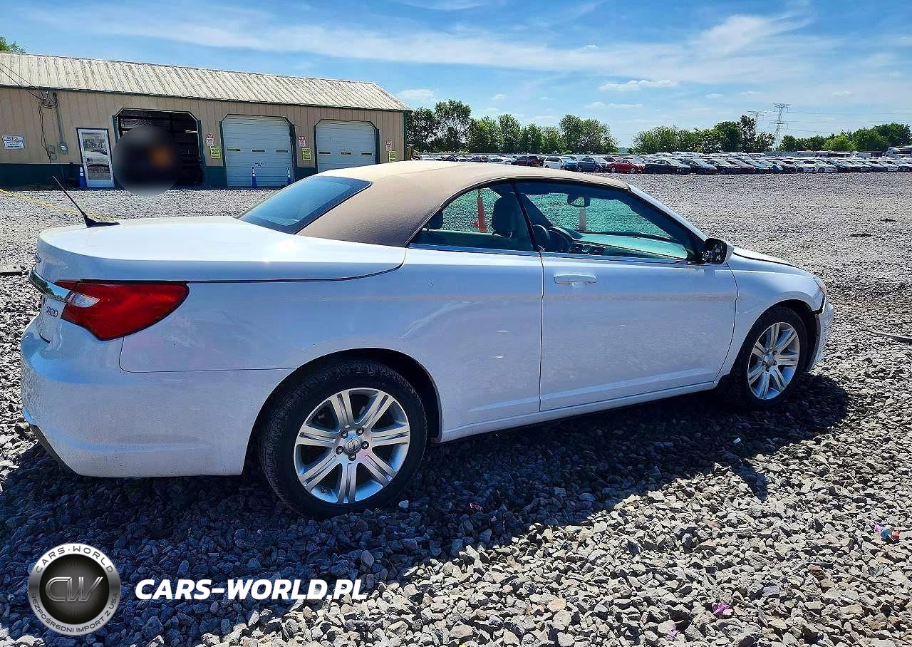 2012 Chrysler 200 Touring VIN:1C3BCBEG8CN255556 - 3