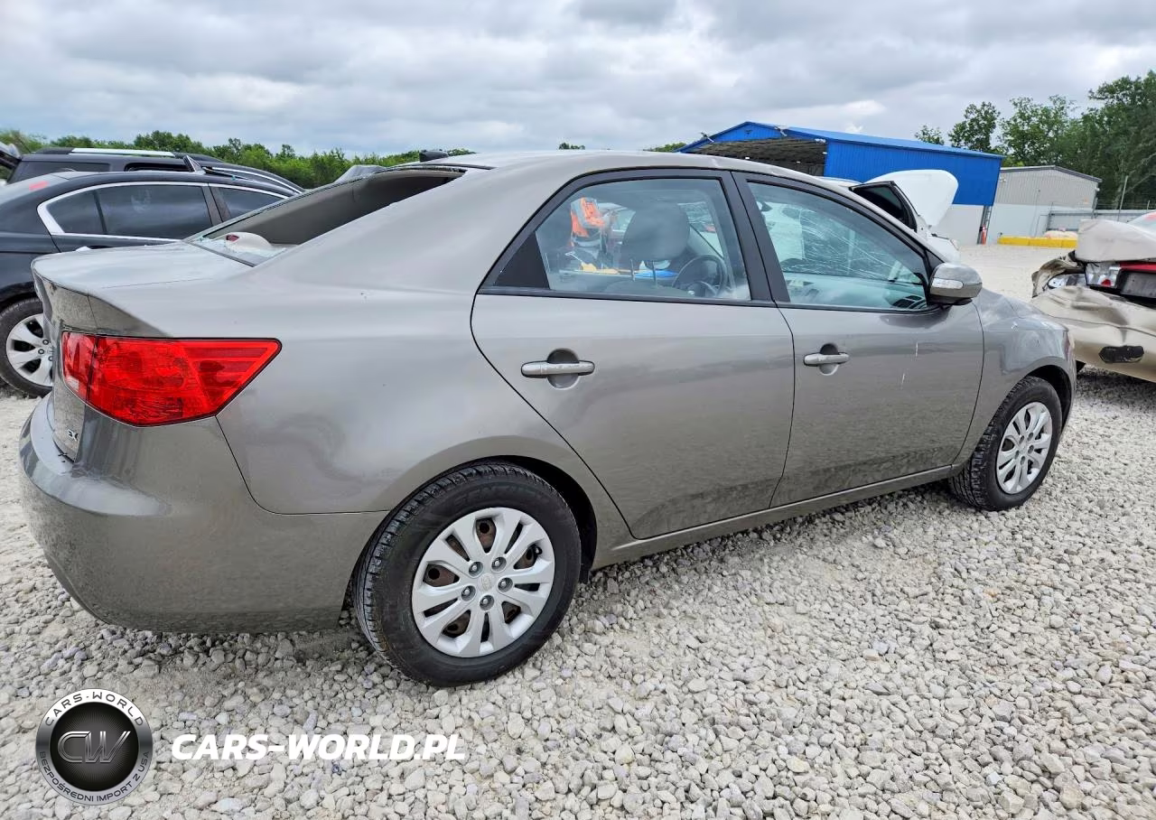 2010 Kia Forte VIN:KNAFU4A25A5055311 - 3