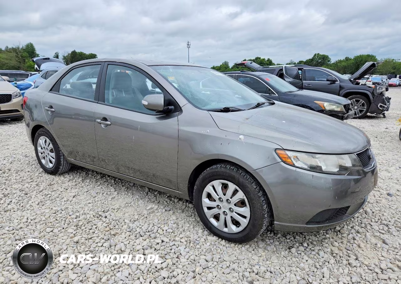 2010 Kia Forte VIN:KNAFU4A25A5055311 - 4