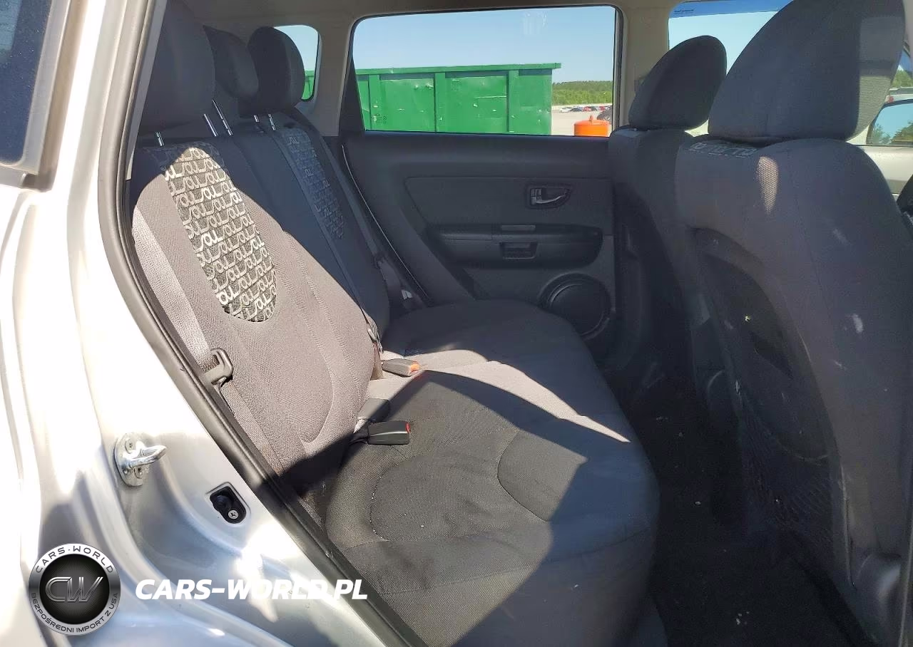 2011 Kia Soul + VIN:KNDJT2A21B7345622 - 10