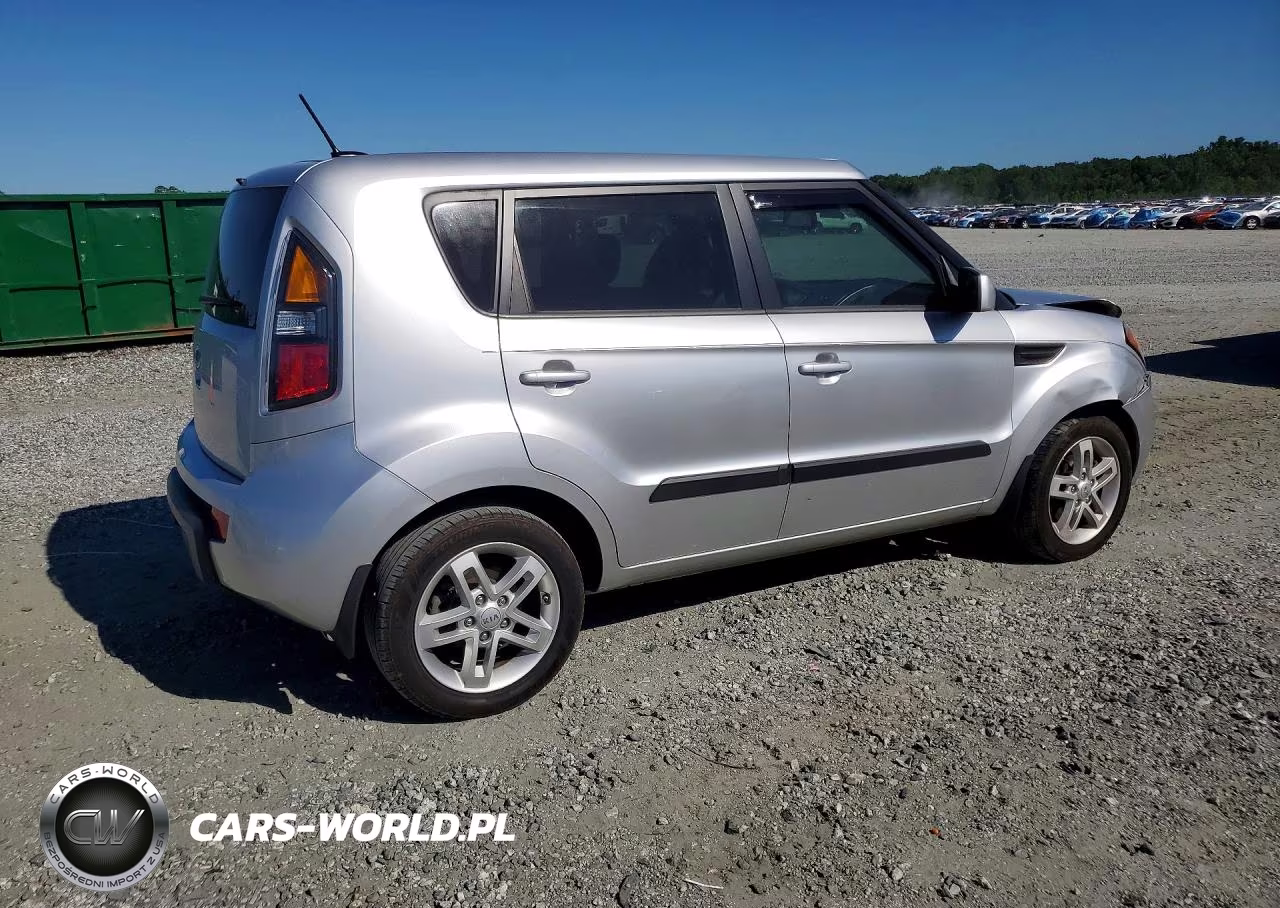 2011 Kia Soul + VIN:KNDJT2A21B7345622 - 3