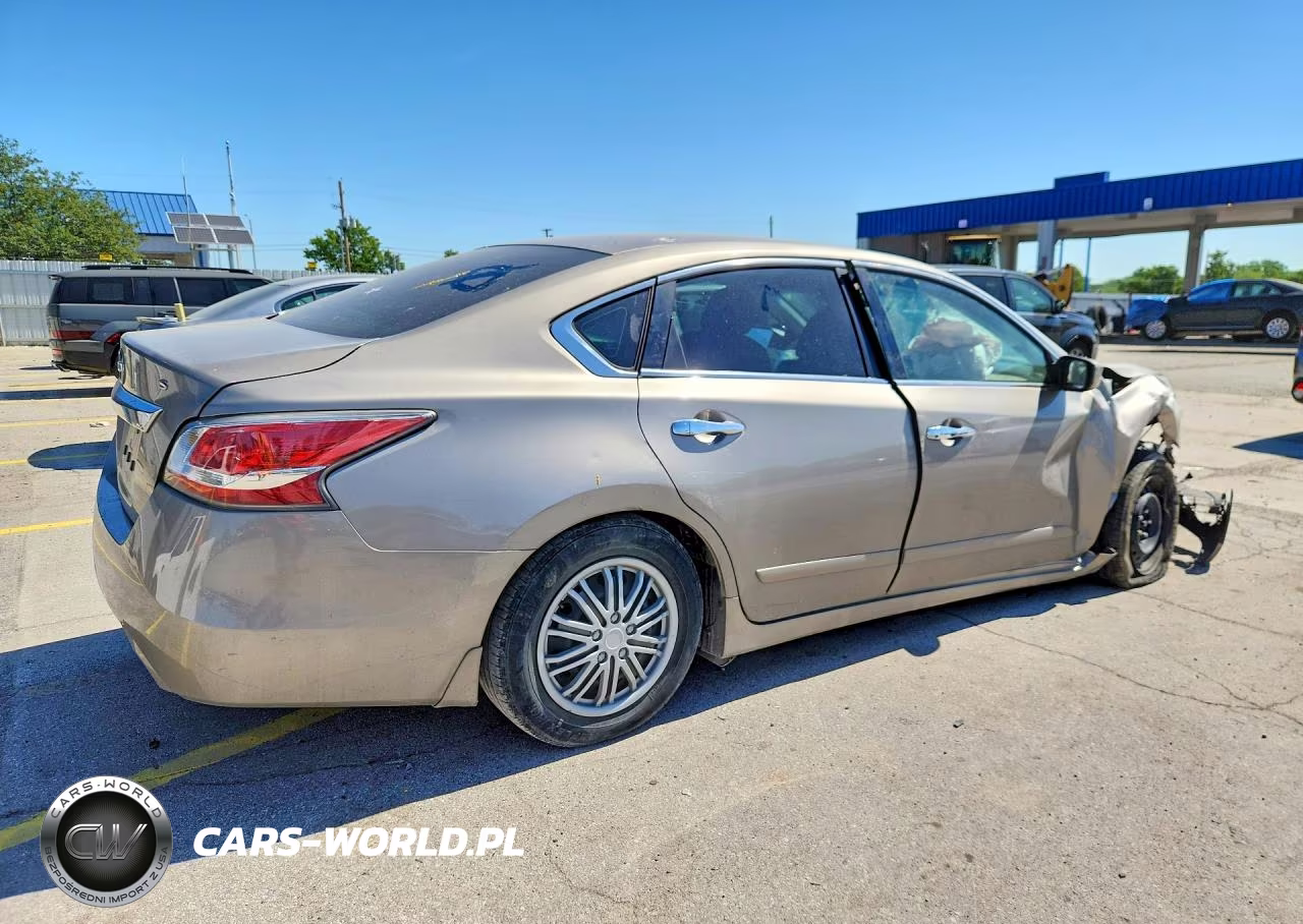 2015 Nissan Altima 2.5 S VIN:1N4AL3AP2FN912445 - 3