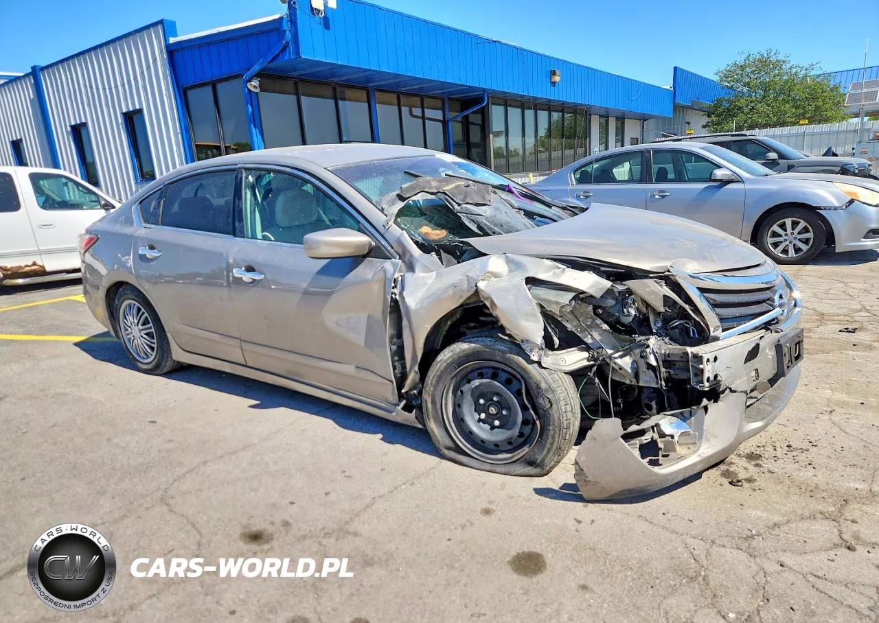 2015 Nissan Altima 2.5 S VIN:1N4AL3AP2FN912445 - 4