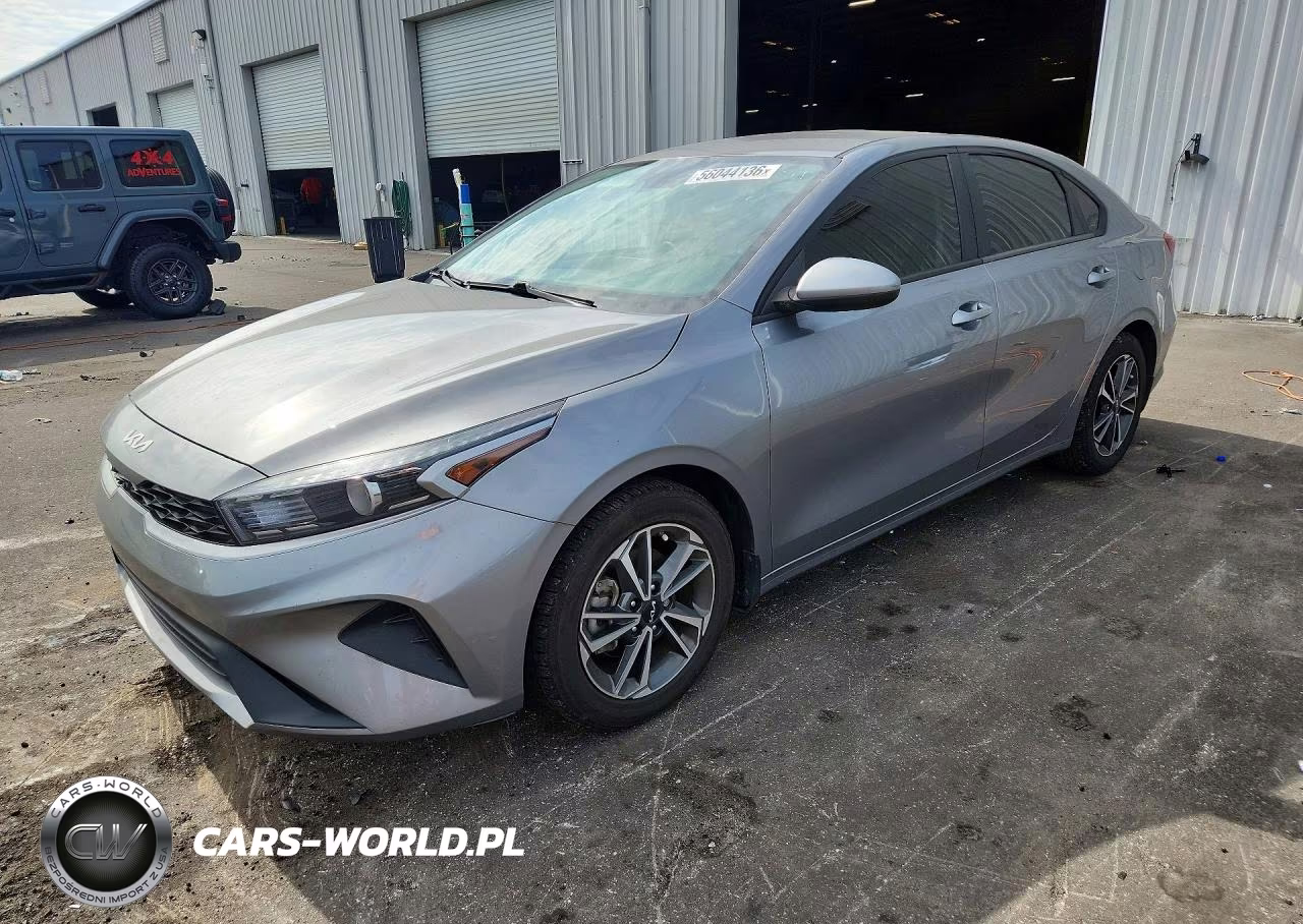 2023 Kia Forte Lxs – zdjęcie 1 z 12