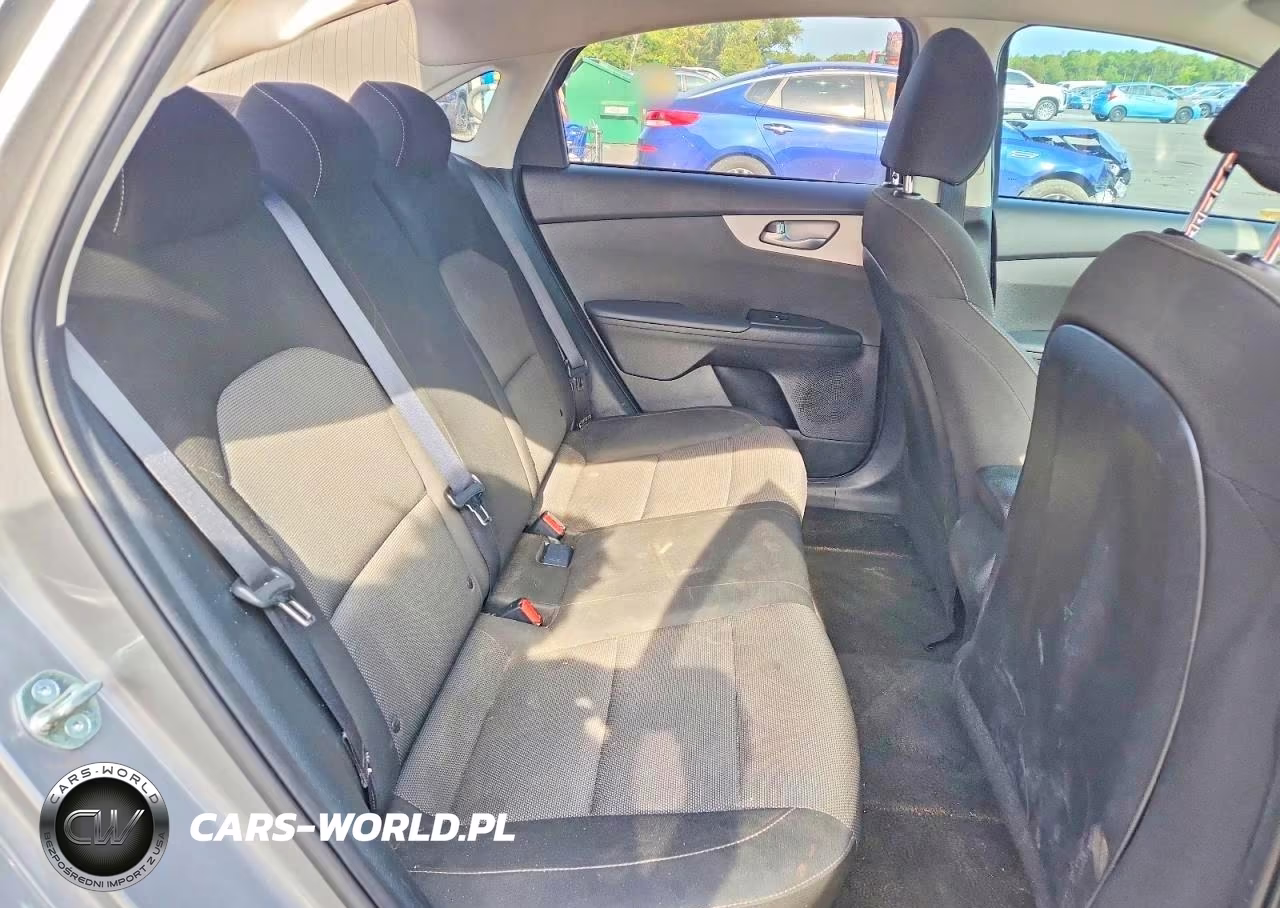 2023 Kia Forte Lxs VIN:3KPF24AD0PE663860 - 10