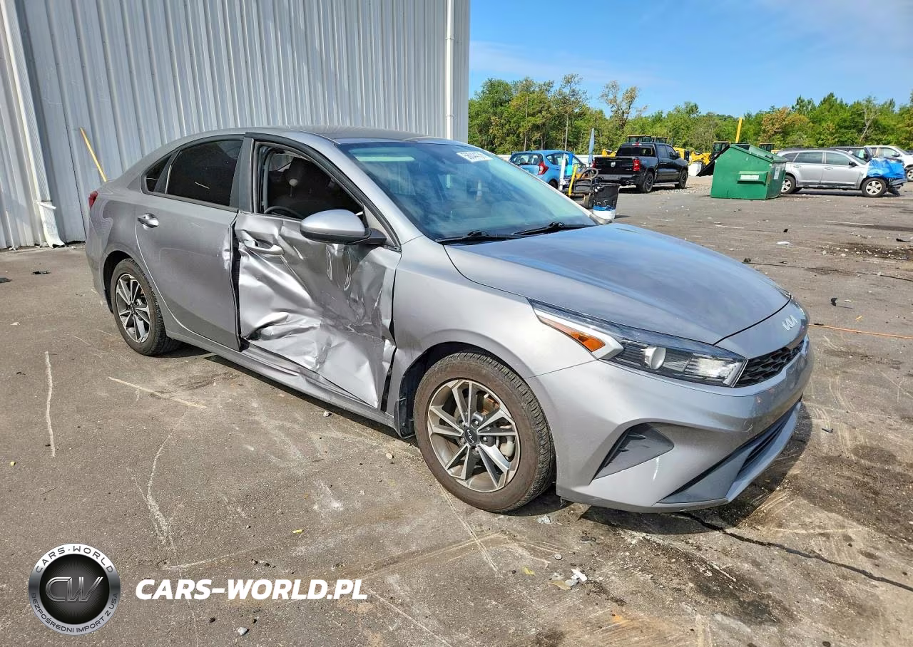 2023 Kia Forte Lxs VIN:3KPF24AD0PE663860 - 4