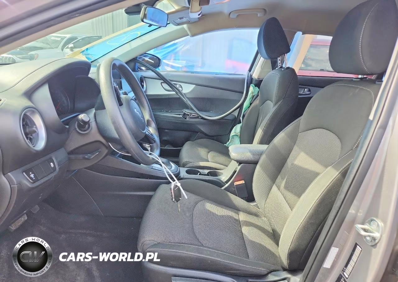 2023 Kia Forte Lxs VIN:3KPF24AD0PE663860 - 7