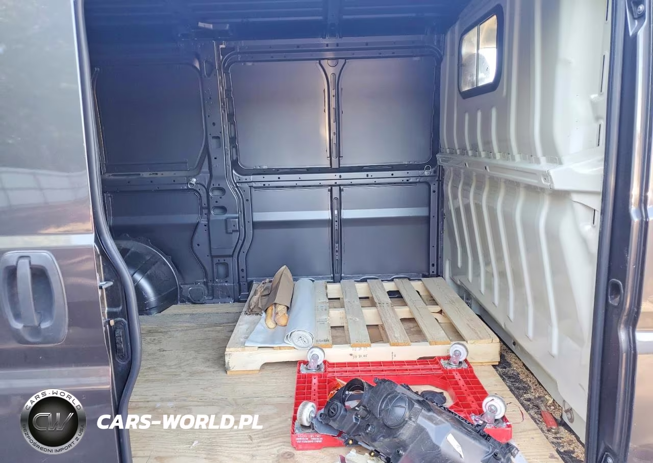 2018 Ram Promaster 1500 1500 Standard VIN:3C6TRVAG1JE153501 - 11