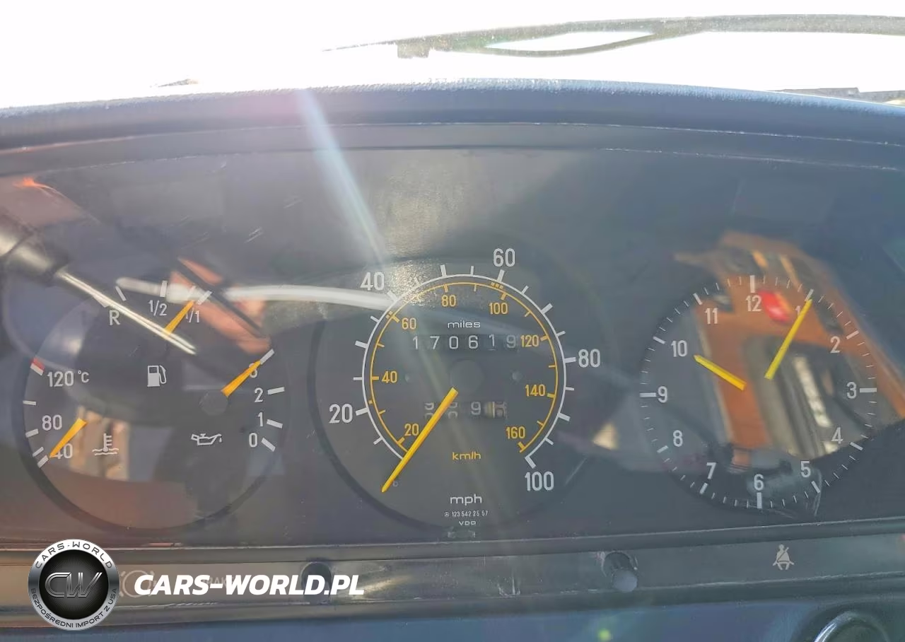 1983 Mercedes-Benz 240 D VIN:WDBAB23A3DB403204 - 9
