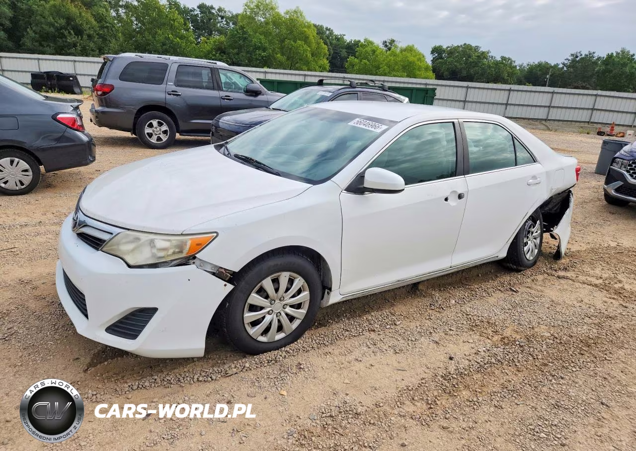 2012 Toyota Camry Le – zdjęcie 1 z 12