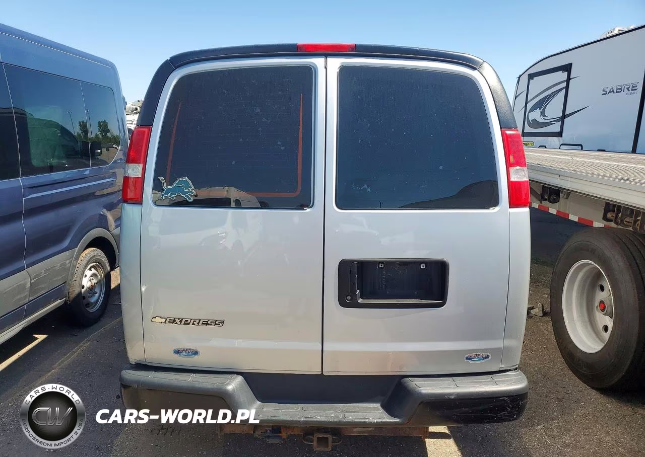 2017 Chevrolet Express G3500 VIN:1GCZGGFG6H1350948 - 6