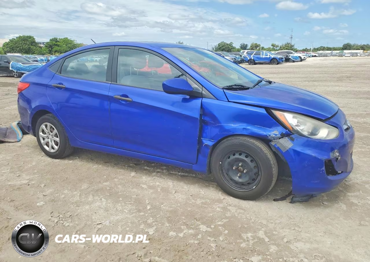 2013 Hyundai Accent Gls VIN:KMHCT4AE2DU583395 - 4