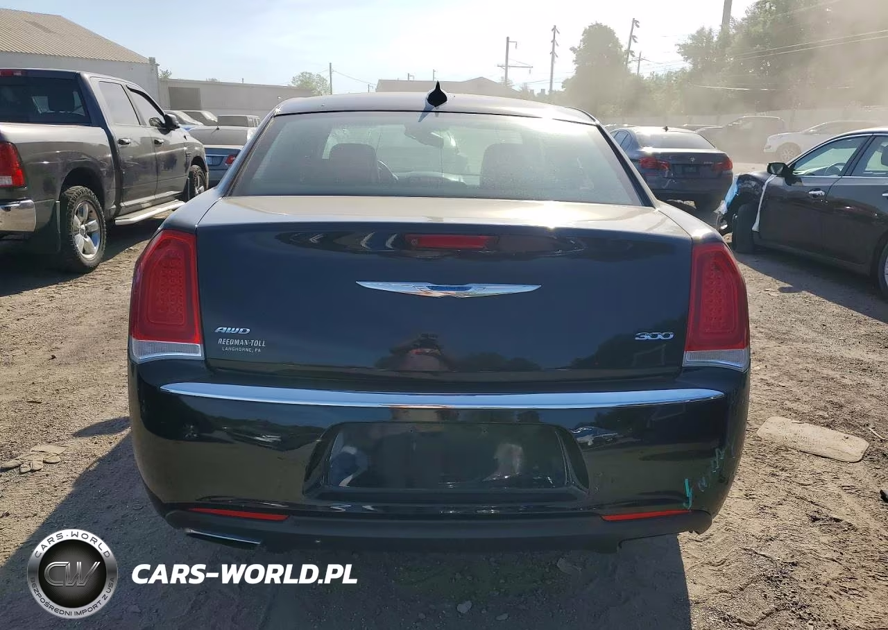 2017 Chrysler 300 Limited VIN:2C3CCARGXHH585854 - 6