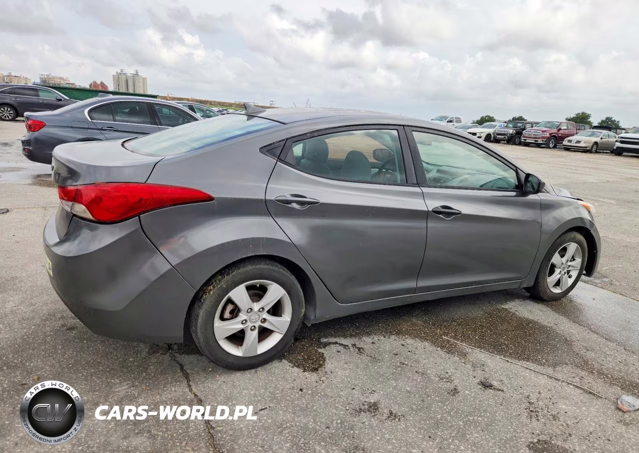 2013 Hyundai Elantra Gls VIN:5NPDH4AE7DH258942 - 3