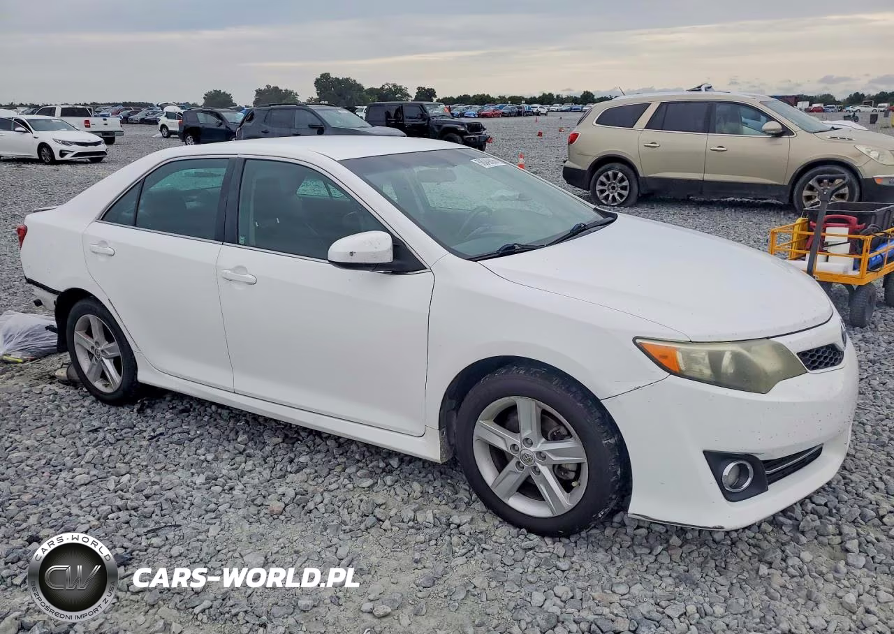 2014 Toyota Camry Se VIN:4T1BF1FKXEU811130 - 4