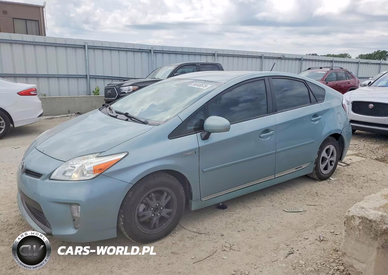 2015 Toyota Prius Two VIN:JTDKN3DU5F1900257 - 1