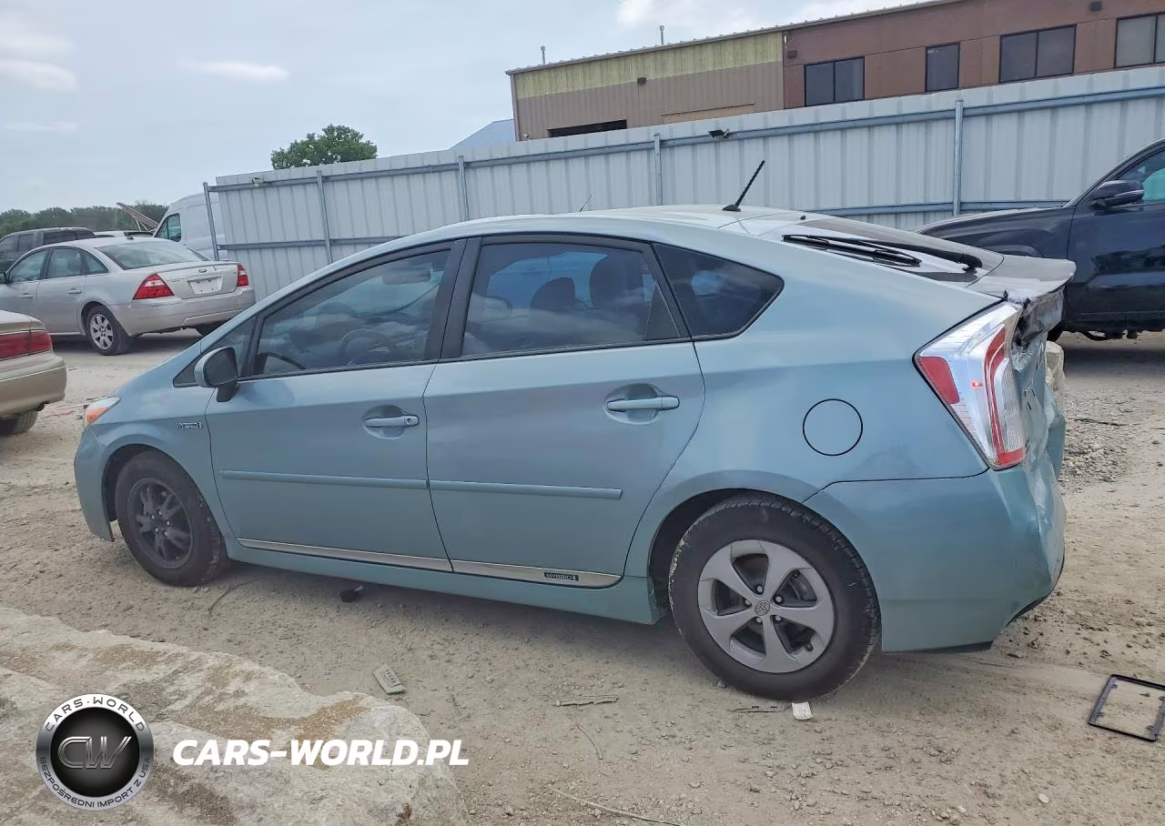 2015 Toyota Prius Two VIN:JTDKN3DU5F1900257 - 2