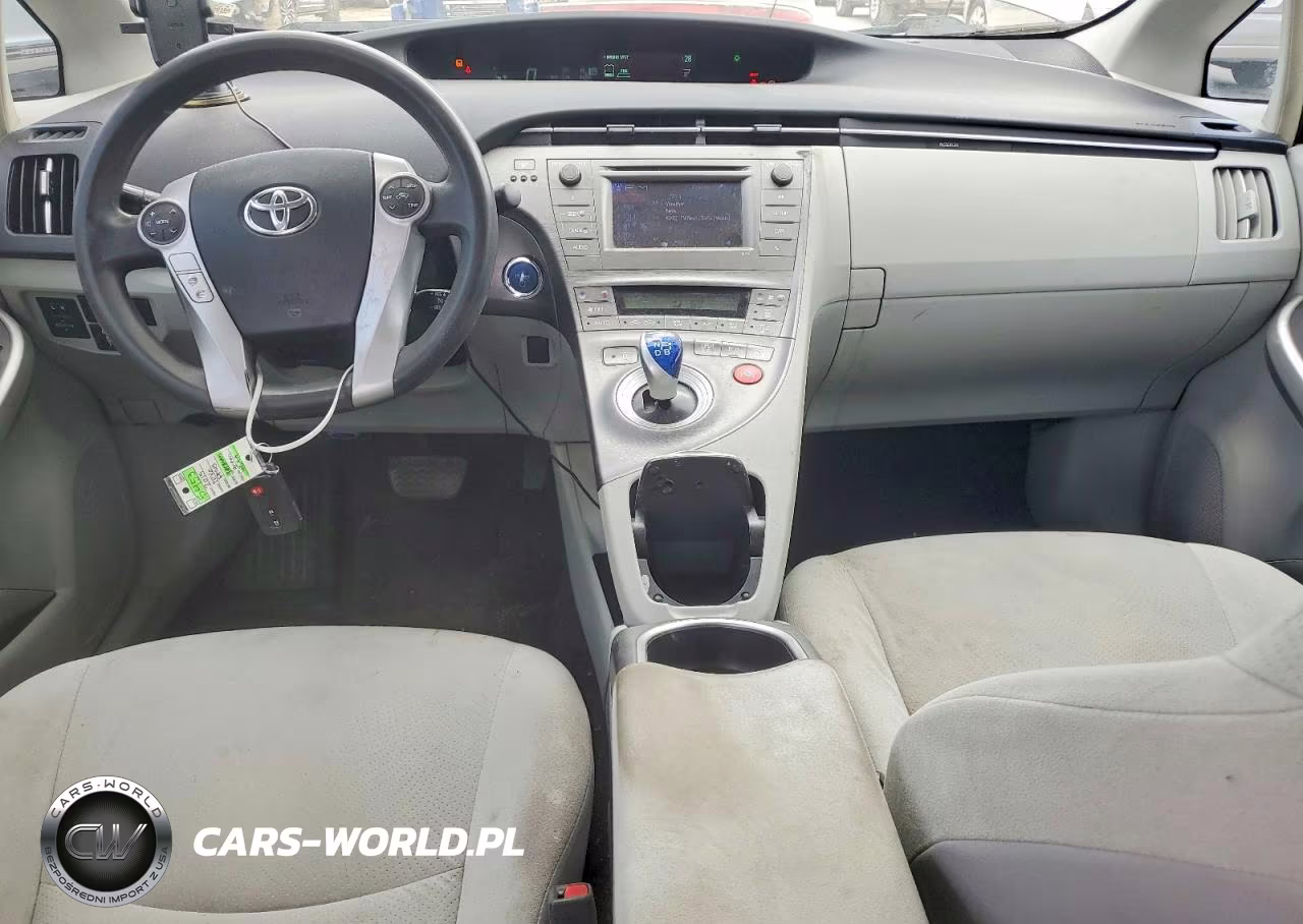 2015 Toyota Prius Two VIN:JTDKN3DU5F1900257 - 8
