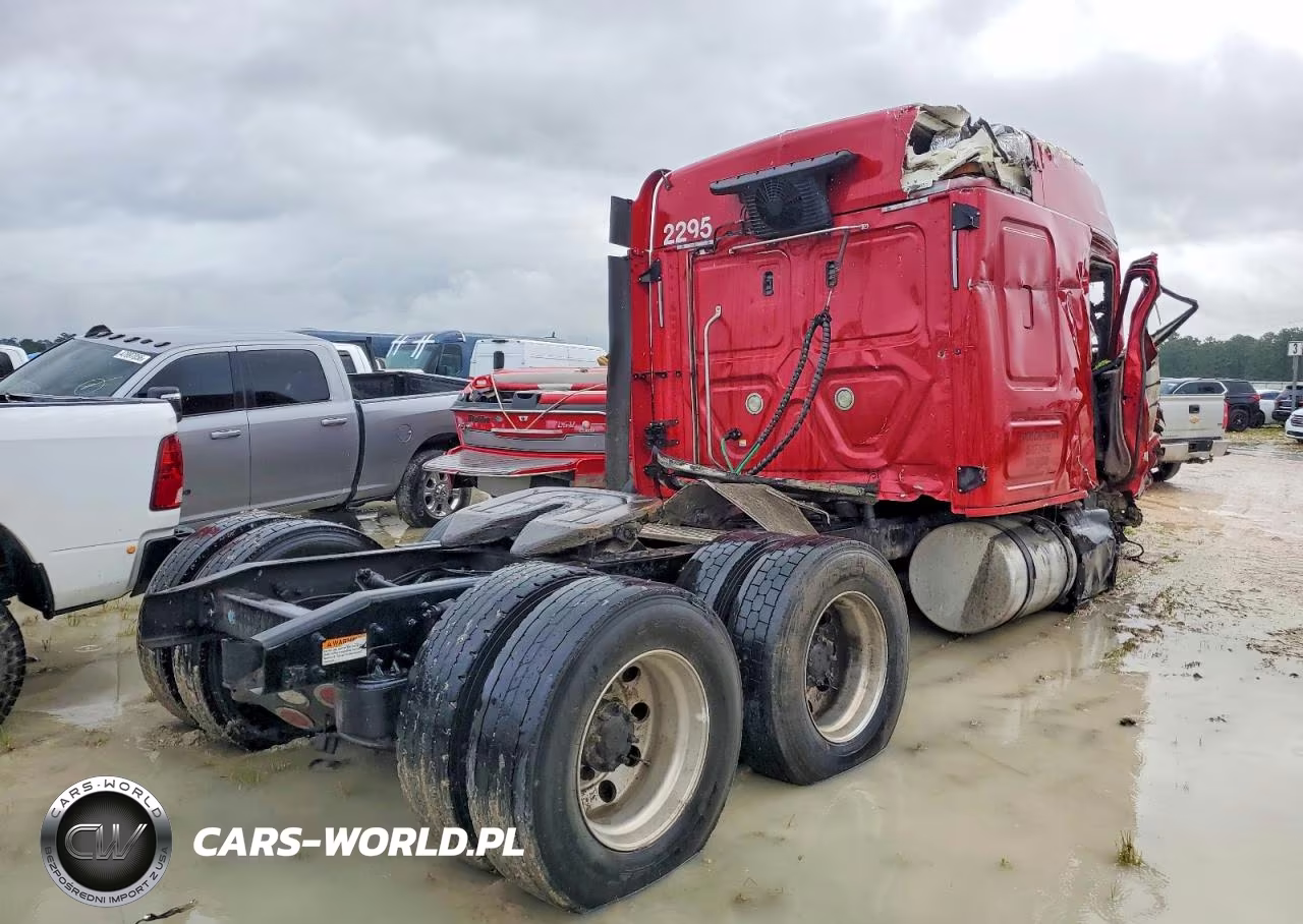 2018 Freightliner Cascadia 125 Semi Truck VIN:3AKJGLDV1JSJX0310 - 4