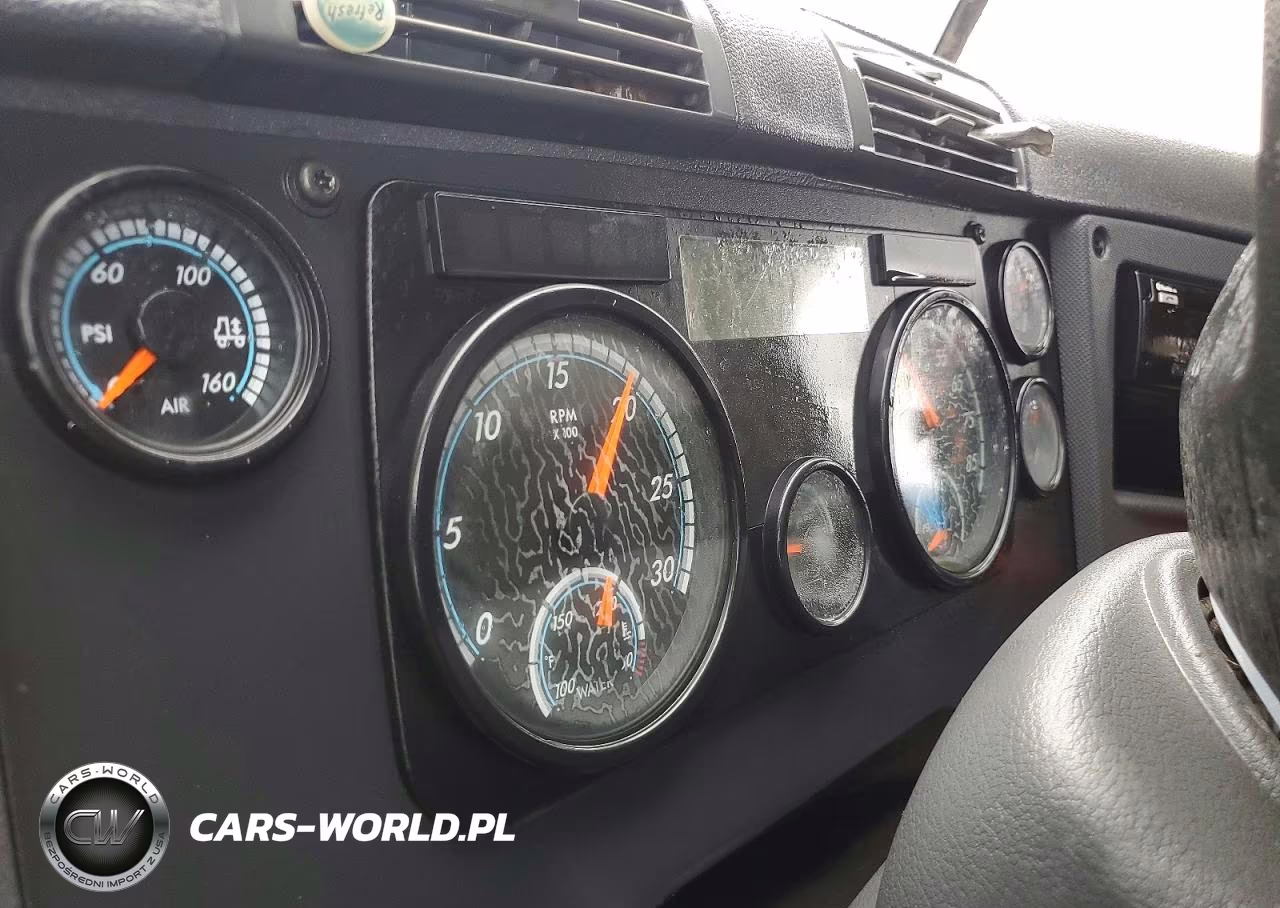 2018 Freightliner Cascadia 125 Semi Truck VIN:3AKJGLDV1JSJX0310 - 8