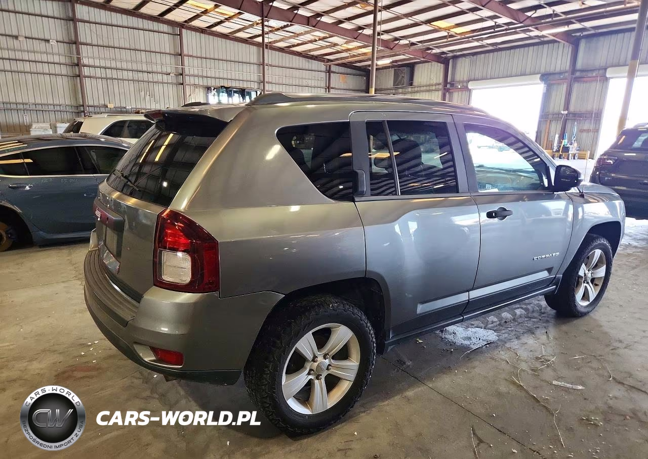 2014 Jeep Compass Sport VIN:1C4NJDBB1ED586152 - 3