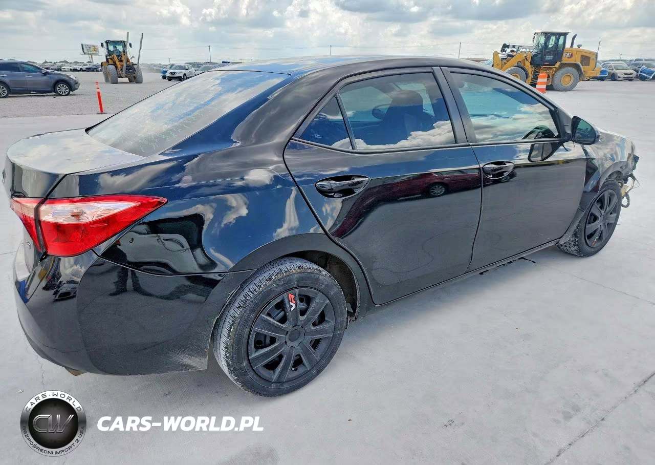 2019 Toyota Corolla Le VIN:5YFBURHE3KP929657 - 3