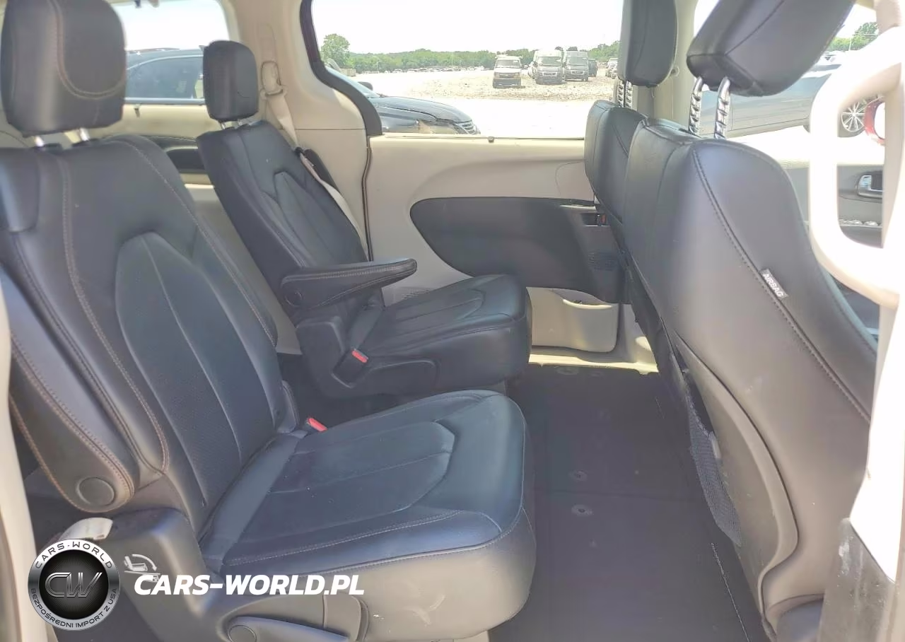 2020 Chrysler Pacifica Touring L VIN:2C4RC1BG9LR232914 - 10