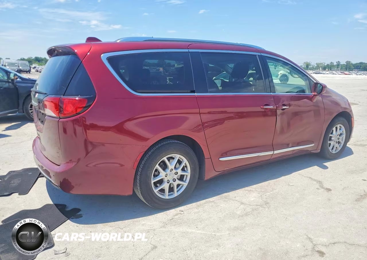 2020 Chrysler Pacifica Touring L VIN:2C4RC1BG9LR232914 - 3