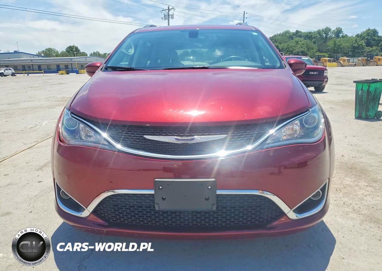 2020 Chrysler Pacifica Touring L VIN:2C4RC1BG9LR232914 - 5