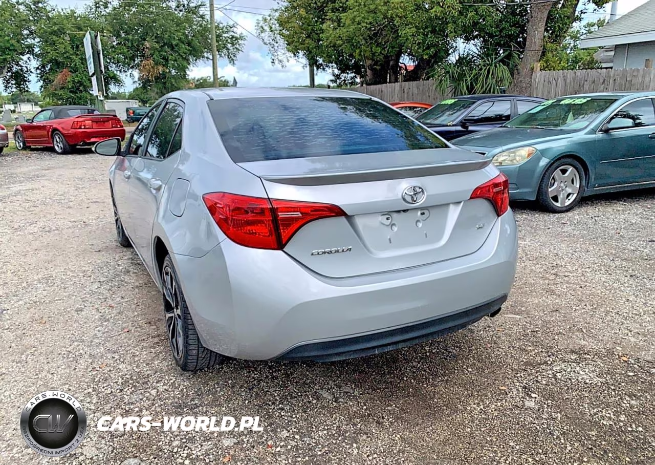 2017 Toyota Corolla Se VIN:2T1BURHE3HC782152 - 3