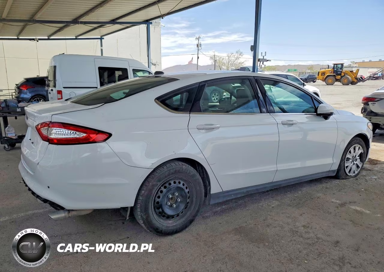 2014 Ford Fusion S VIN:3FA6P0G72ER277819 - 3