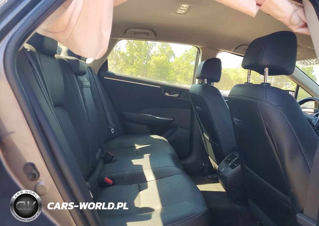 2018 Honda Clarity Touring VIN:JHMZC5F34JC010882 - 10