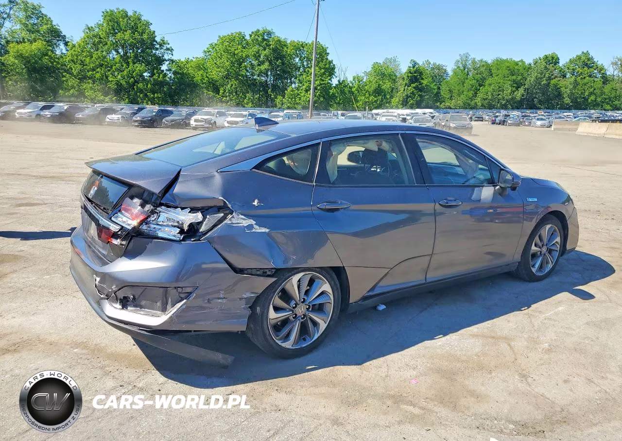 2018 Honda Clarity Touring VIN:JHMZC5F34JC010882 - 3
