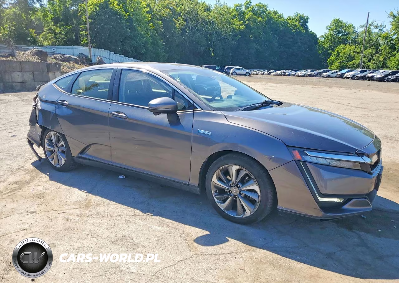 2018 Honda Clarity Touring VIN:JHMZC5F34JC010882 - 4