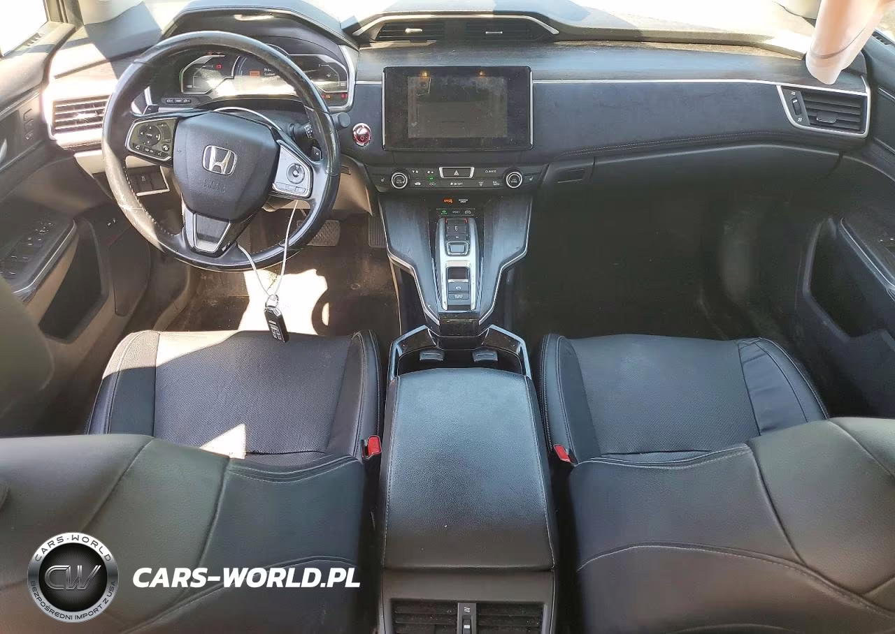 2018 Honda Clarity Touring VIN:JHMZC5F34JC010882 - 8