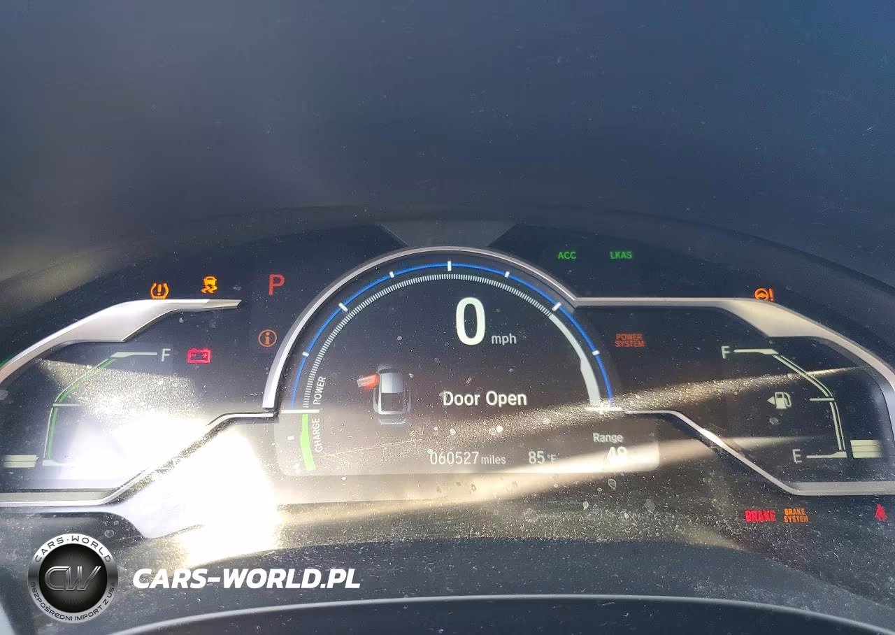 2018 Honda Clarity Touring VIN:JHMZC5F34JC010882 - 9