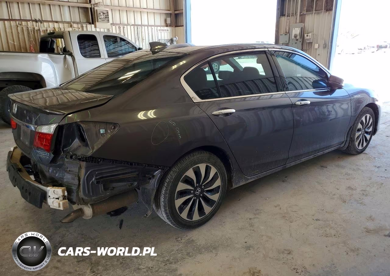 2015 Honda Accord Touring Hybrid VIN:1HGCR6F79FA002568 - 3