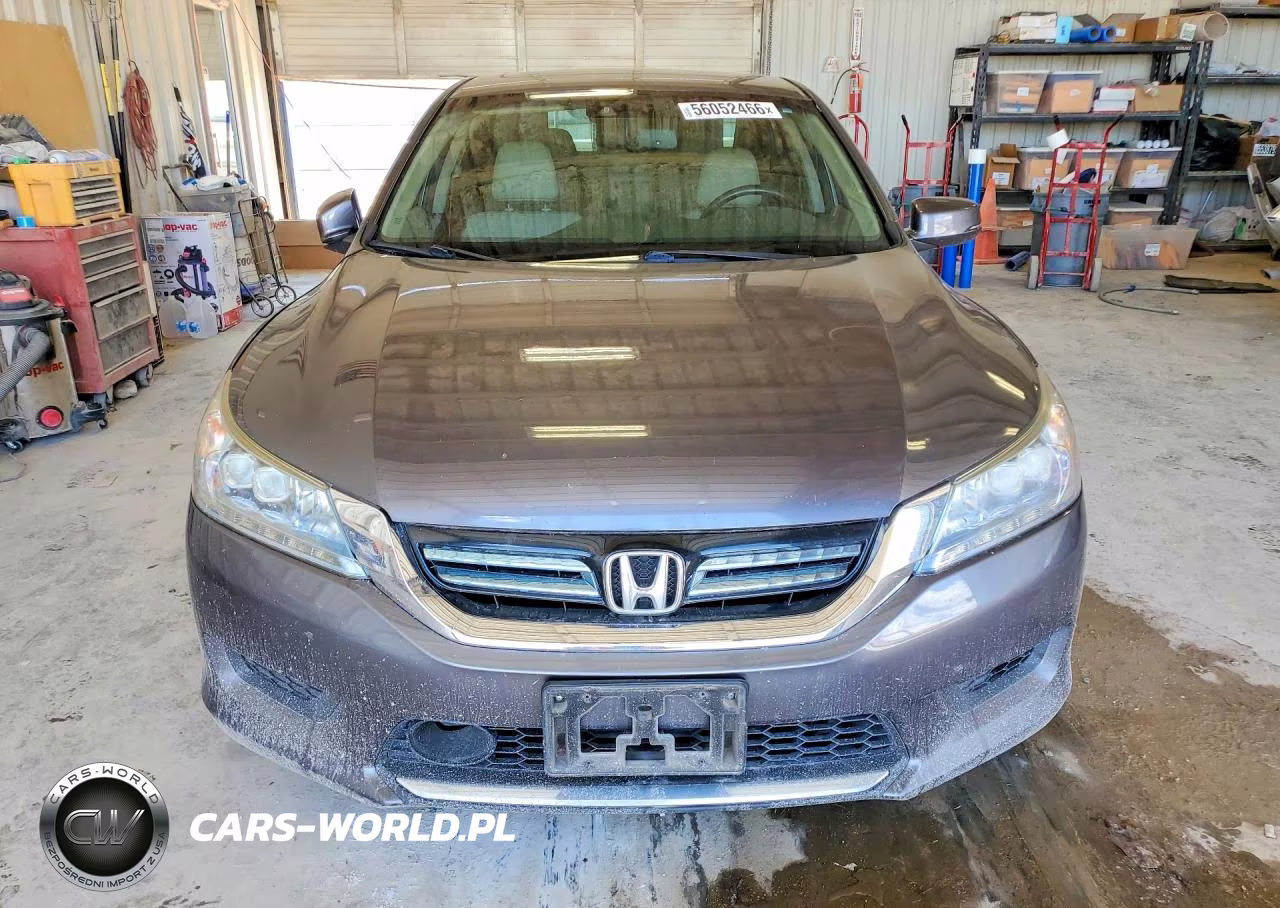 2015 Honda Accord Touring Hybrid VIN:1HGCR6F79FA002568 - 5
