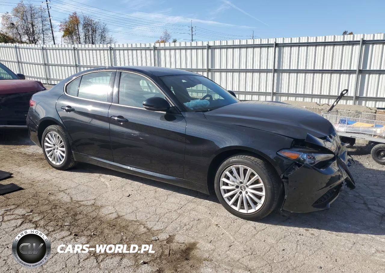2022 Alfa Romeo Giulia VIN:ZARFANAN3N7652985 - 4