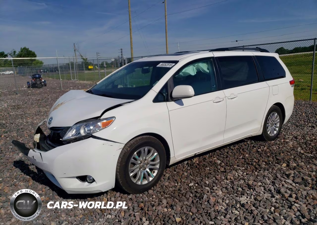 2012 Toyota Sienna Xle 8-Passenger – zdjęcie 1 z 13