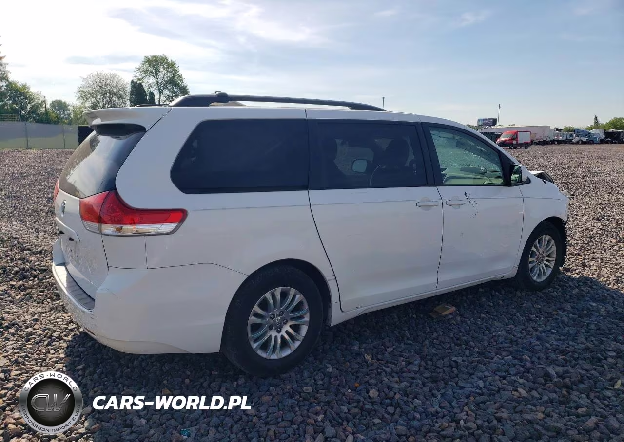 2012 Toyota Sienna Xle 8-Passenger VIN:5TDYK3DC5CS219752 - 3