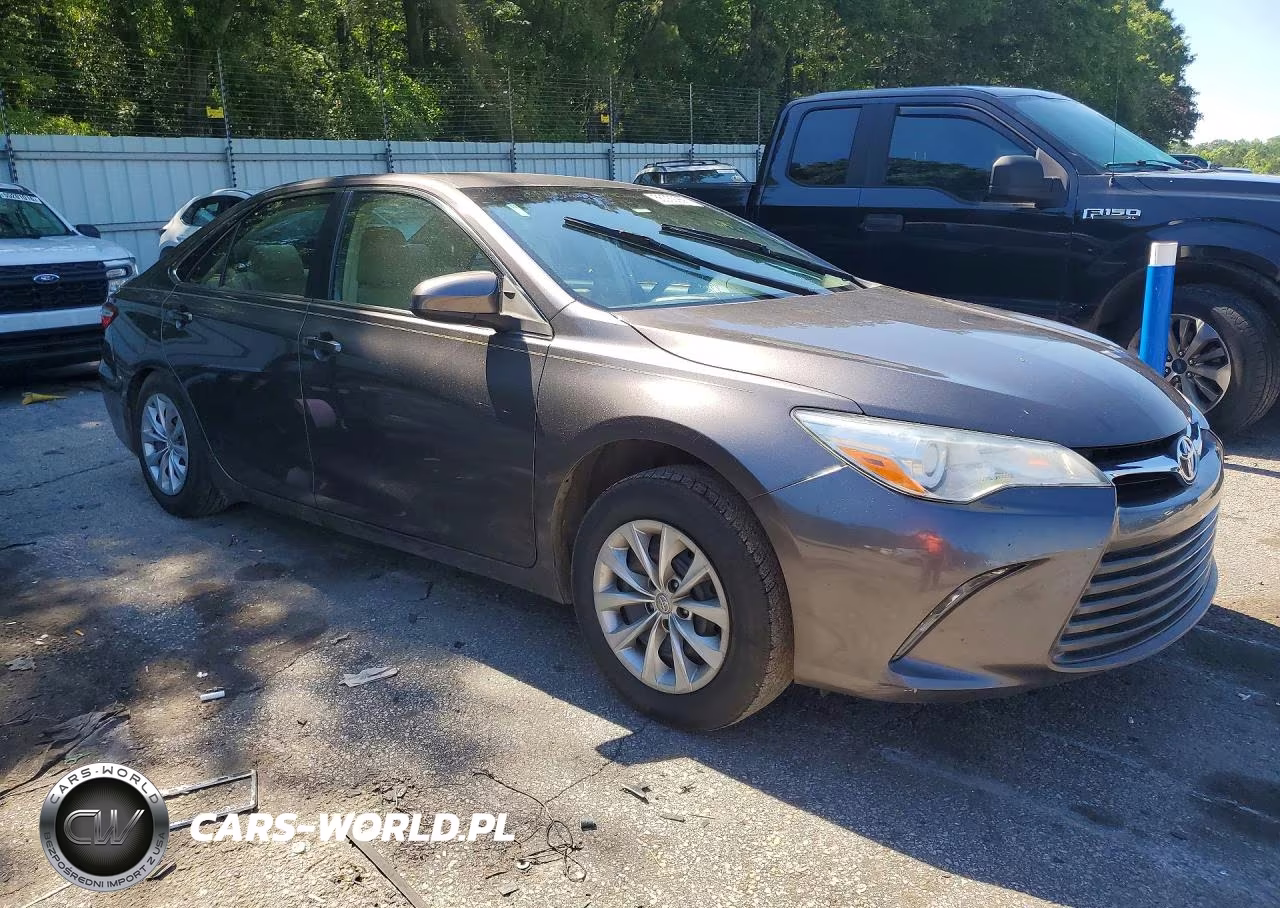 2015 Toyota Camry Le VIN:4T1BF1FK8FU051989 - 4