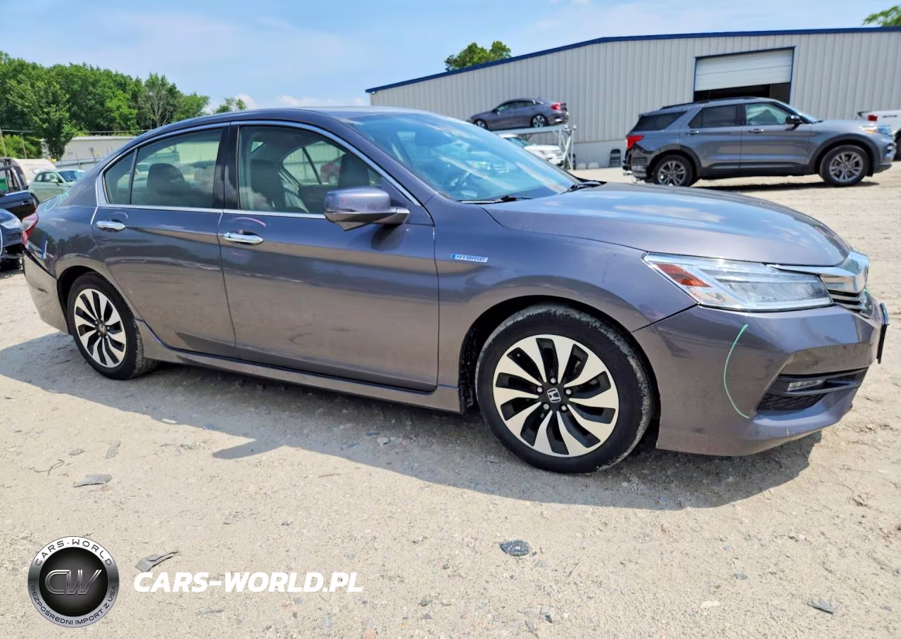 2017 Honda Accord Touring Hybrid VIN:JHMCR6F78HC020970 - 4