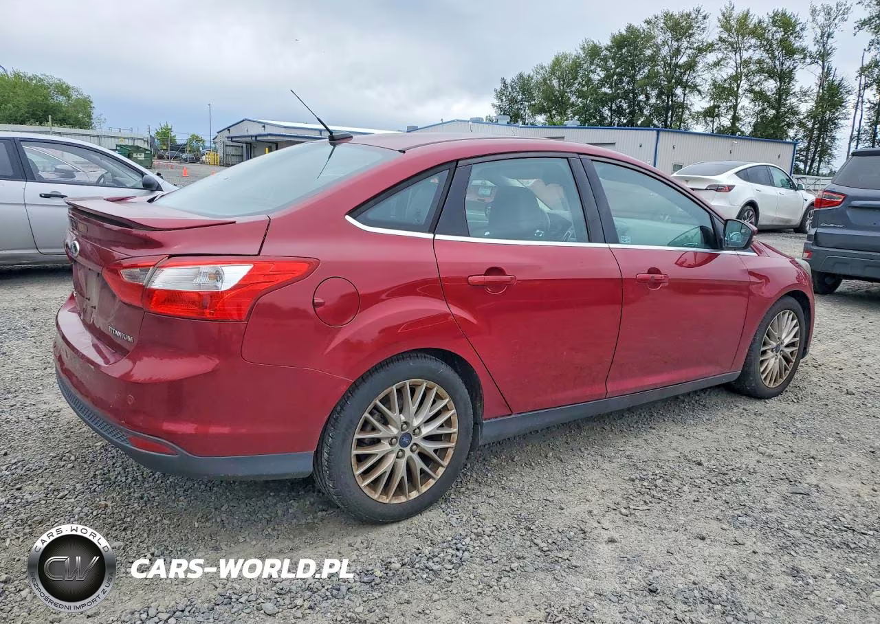 2014 Ford Focus Titanium VIN:1FADP3J2XEL312255 - 3
